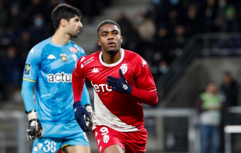 星崭露头角 星崭露头角